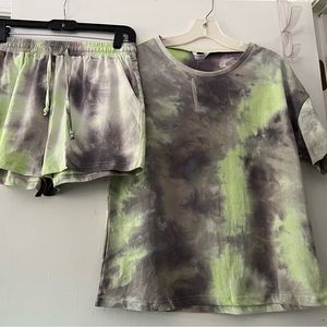 Hotouch Tie dye PJ shorts set. Gray/green. size medium.
